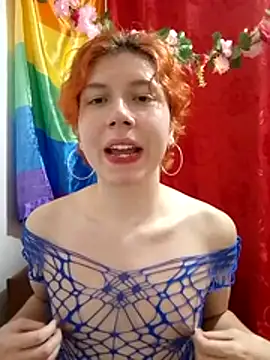 Snapshot of JULESFOX chatting on February 18, 12:28 am JULESFOX online show from February 18, 12:28 am