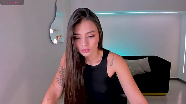 JulietteMoreau online show from February 28, 8:10 pm