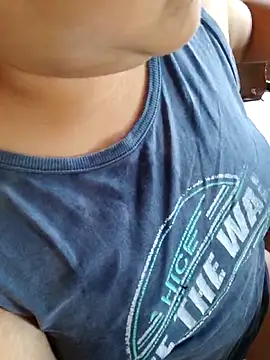 Snapshot of 69_less chatting on February 25, 7:01 pm 69 less online show from February 25, 7:01 pm