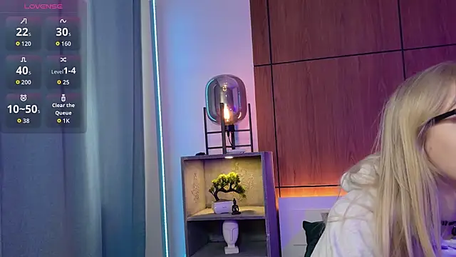 MoliQin online show from March 28, 7:52 am