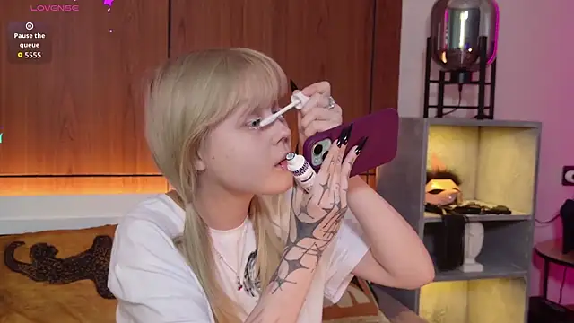 MoliQin online show from April 14, 7:47 am