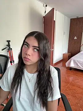 Luna rousse26 online show from April 4, 12:35 pm