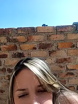 kiki milu online show from March 21, 2:09 pm