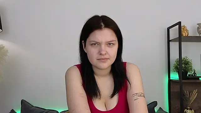 Snapshot of DeliaEffy chatting on February 19, 10:06 pm DeliaEffy online show from February 19, 10:06 pm