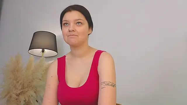 Snapshot of DeliaEffy chatting on February 22, 9:24 pm DeliaEffy online show from February 22, 9:24 pm