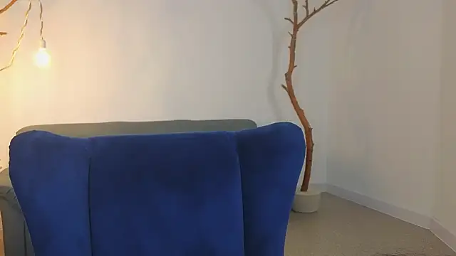 DeliaEffy online show from April 7, 12:49 pm