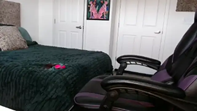 Snapshot of LanayaOnline chatting on March 3, 5:08 pm LanayaOnline online show from March 3, 5:08 pm