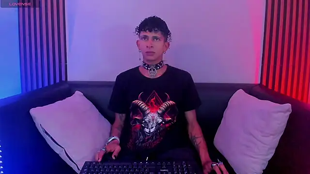Maximoking26 online show from May 21, 2:29 am
