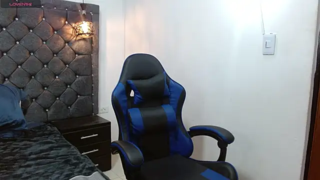 Snapshot of luka_big18 chatting on February 24, 1:36 am luka big18 online show from February 24, 1:36 am