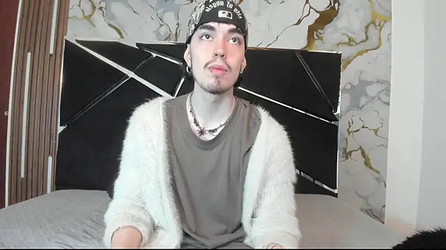 Couple In Heat online show from April 8, 7:47 pm