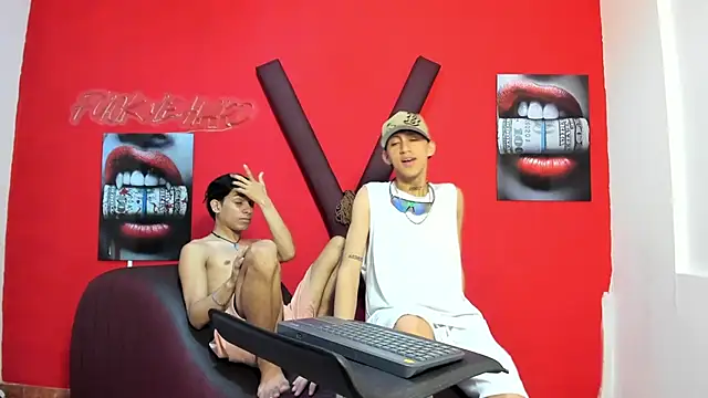 Snapshot of BOYS_PLAY chatting on February 19, 1:18 pm BOYS PLAY online show from February 19, 1:18 pm