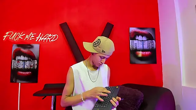 BOYS PLAY online show from March 24, 7:13 am