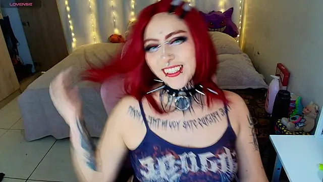 Snapshot of maliciaXpoison chatting on April 30, 5:58 am maliciaXpoison online show from April 30, 5:58 am
