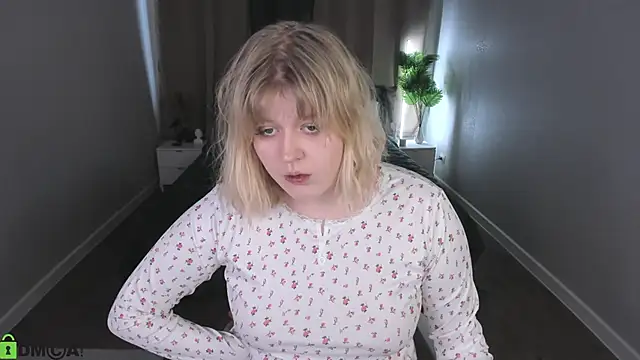 luna c0ra online show from March 13, 9:38 am