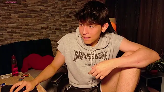 Snapshot of _-Lucky-_ chatting on March 1, 9:06 pm -Lucky- online show from March 1, 9:06 pm