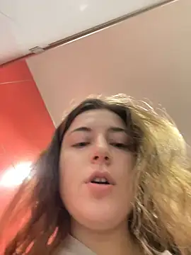 Snapshot of kate_nicepops999114 chatting on February 26, 7:40 am kate nicepops999114 online show from February 26, 7:40 am