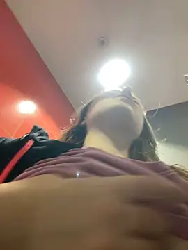 Snapshot of kate_nicepops999114 chatting on March 2, 8:10 am kate nicepops999114 online show from March 2, 8:10 am