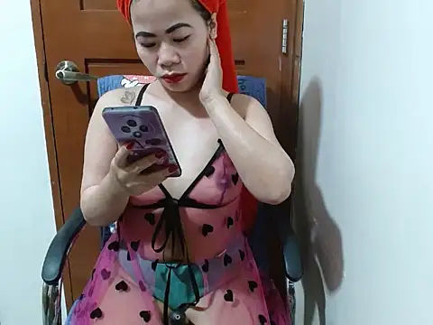 Petite Jeramae22 online show from August 3, 2:32 am
