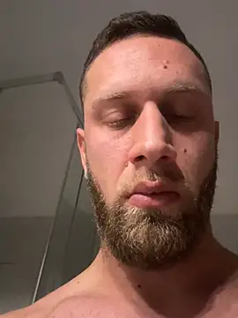 Snapshot of Tiziano94 chatting on February 21, 12:39 pm Tiziano94 online show from February 21, 12:39 pm