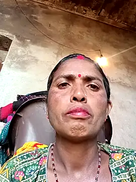 Snapshot of Hot_re83 chatting on February 21, 6:36 am Hot re83 online show from February 21, 6:36 am