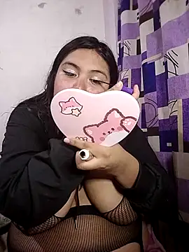 Snapshot of michu_kotomi chatting on June 2, 6:59 am michu kotomi online show from June 2, 6:59 am
