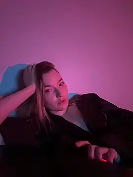 EmmaTurners online show from March 16, 6:45 pm