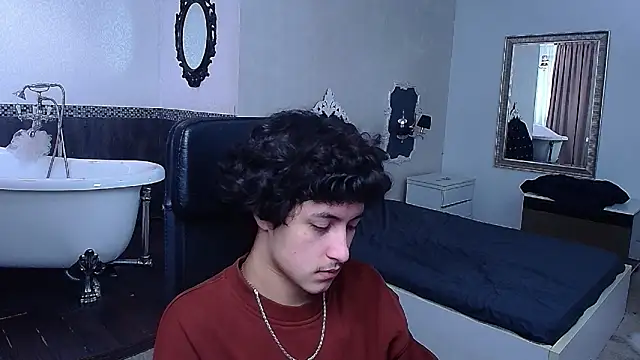 Snapshot of GriffinDane chatting on February 23, 6:33 am GriffinDane online show from February 23, 6:33 am