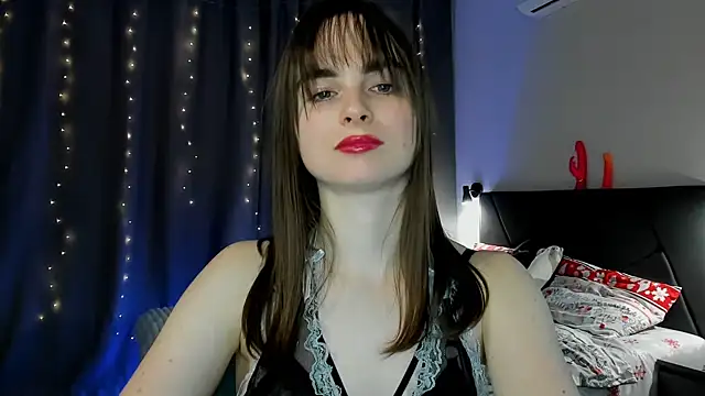 Snapshot of megann_fox2 chatting on February 24, 1:31 pm megann fox2 online show from February 24, 1:31 pm