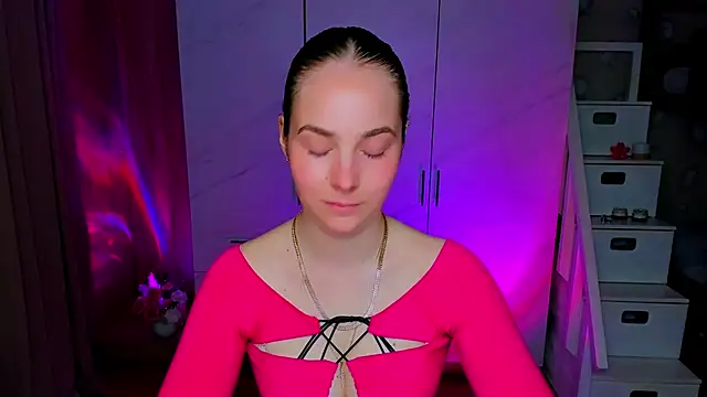 Maddy Wood  online show from May 11, 4:15 pm