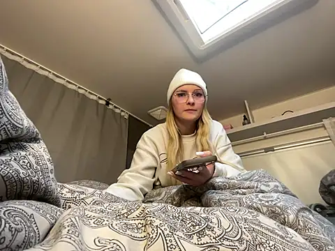 melanieTesss online show from February 16, 4:14 pm