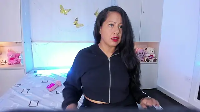 AllieBennet online show from April 8, 8:42 pm