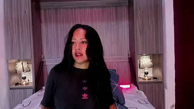 AllieBennet online show from April 12, 12:10 pm