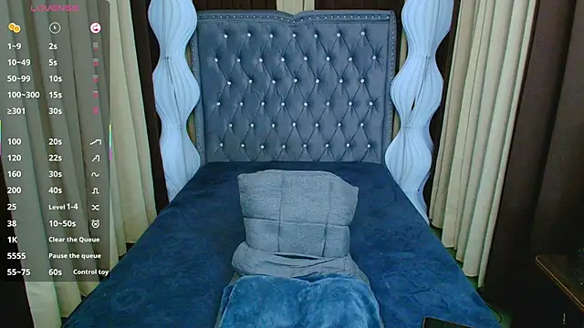 Snapshot of Laureen_Hilton chatting on February 22, 11:42 am Laureen Hilton online show from February 22, 11:42 am