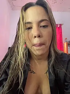 Snapshot of estefasinclair chatting on February 25, 7:34 pm estefasinclair online show from February 25, 7:34 pm