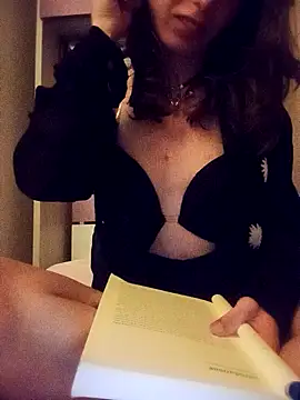 Snapshot of JustSeduce chatting on April 8, 9:15 pm JustSeduce online show from April 8, 9:15 pm