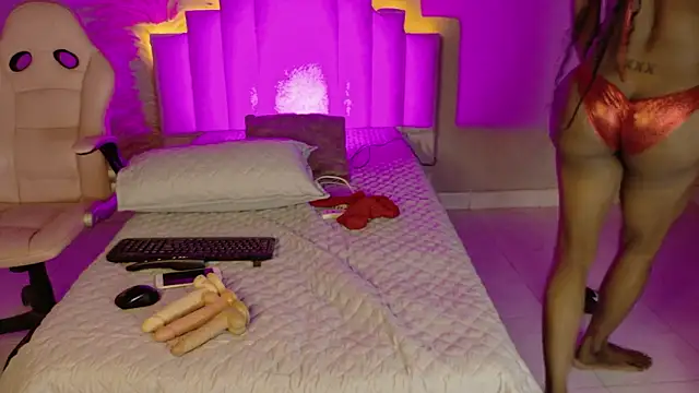 Snapshot of Sheinny_brown1 chatting on February 20, 7:47 pm Sheinny brown1 online show from February 20, 7:47 pm