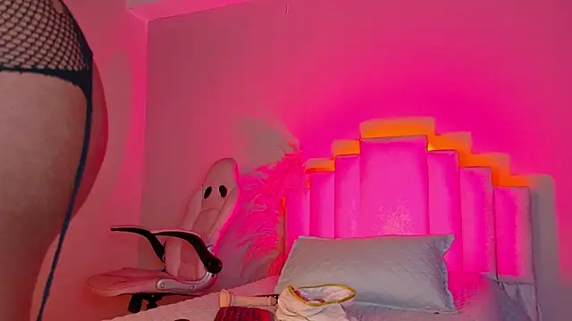 Snapshot of Sheinny_brown1 chatting on February 23, 10:07 pm Sheinny brown1 online show from February 23, 10:07 pm