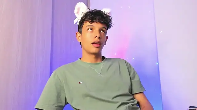 Maxfrost1 online show from March 7, 1:24 am