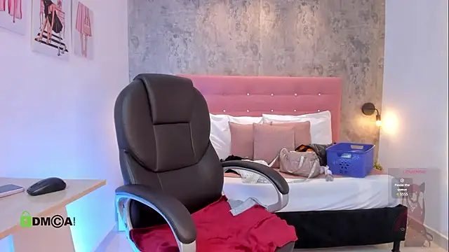 brithanycampbell online show from April 10, 12:21 pm