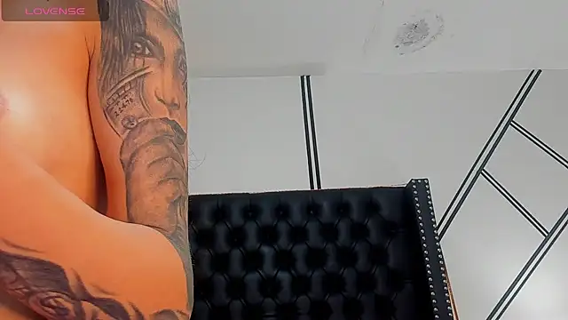 Snapshot of evangeline_valencia chatting on February 19, 9:33 pm evangeline valencia online show from February 19, 9:33 pm