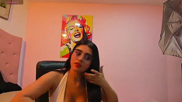 Snapshot of mila_quin chatting on February 26, 7:24 pm mila quin online show from February 26, 7:24 pm