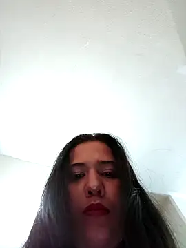 Snapshot of luna29 chatting on April 17, 1:03 pm luna29 online show from April 17, 1:03 pm