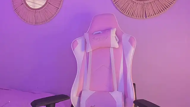 Lummii  online show from March 4, 7:09 pm