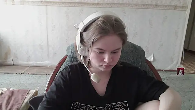 Snapshot of chupep_suchka chatting on February 21, 10:49 am chupep suchka online show from February 21, 10:49 am