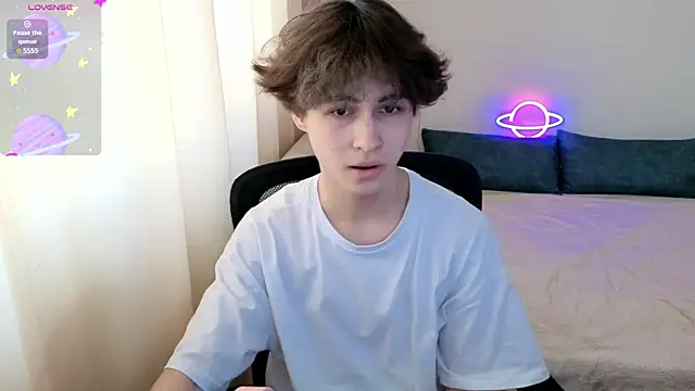  LukaHayes  online show from April 2, 4:04 pm