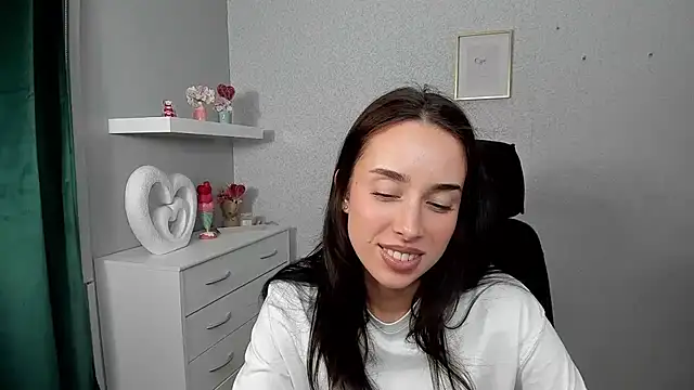 AdeleSolo online show from April 7, 5:46 pm