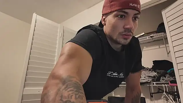 Alejandrosolerxxx online show from February 17, 3:51 pm