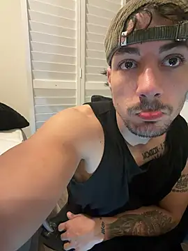 Alejandrosolerxxx online show from February 19, 1:23 am