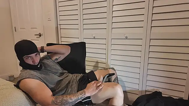 Alejandrosolerxxx online show from March 24, 2:27 am