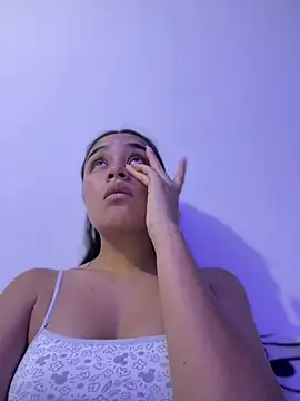 Snapshot of I_Samanthaa chatting on March 2, 4:14 am I Samanthaa online show from March 2, 4:14 am